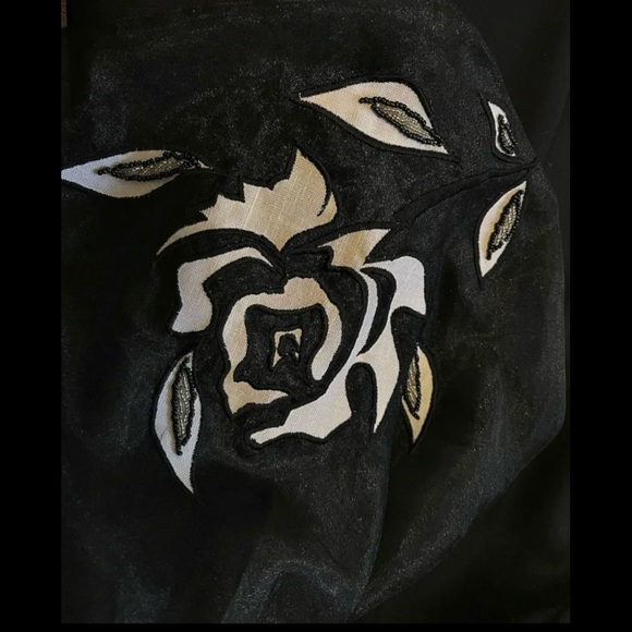 🆕 🇨🇦 Statement little black dress w/its original white floral applique-vintage - Picture 5 of 13